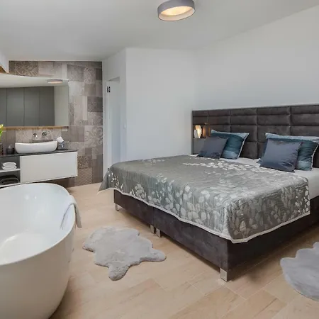 Villa Pearl Villas *