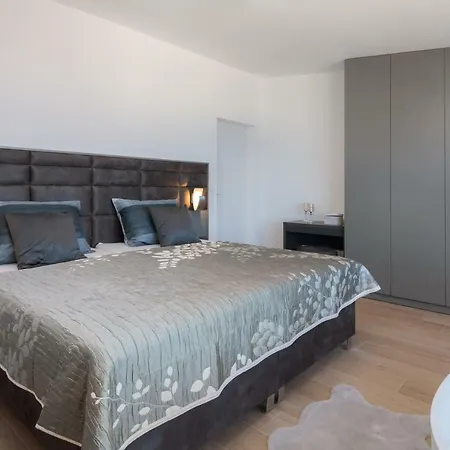 Villa Pearl Villas *